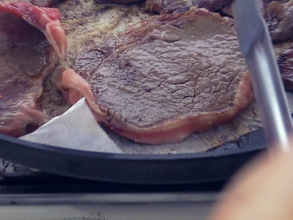 한우와 영천와인 콜라보 시식 — 불판에 굽는 영천별빛한우
